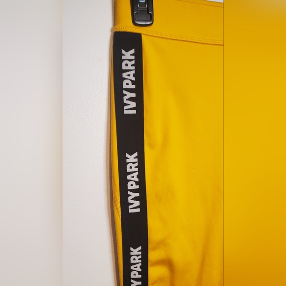 BEYONCE IVY PARK by Beyonce - size M- activewear leggings- - Picture 3 of 7